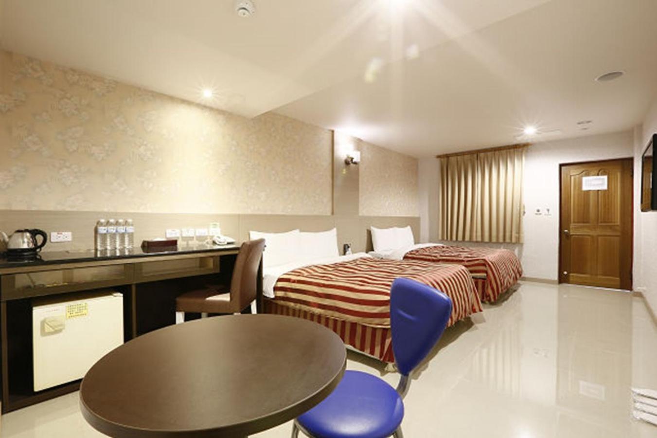 Hua Xiang Motel - Arena 高雄市 エクステリア 写真