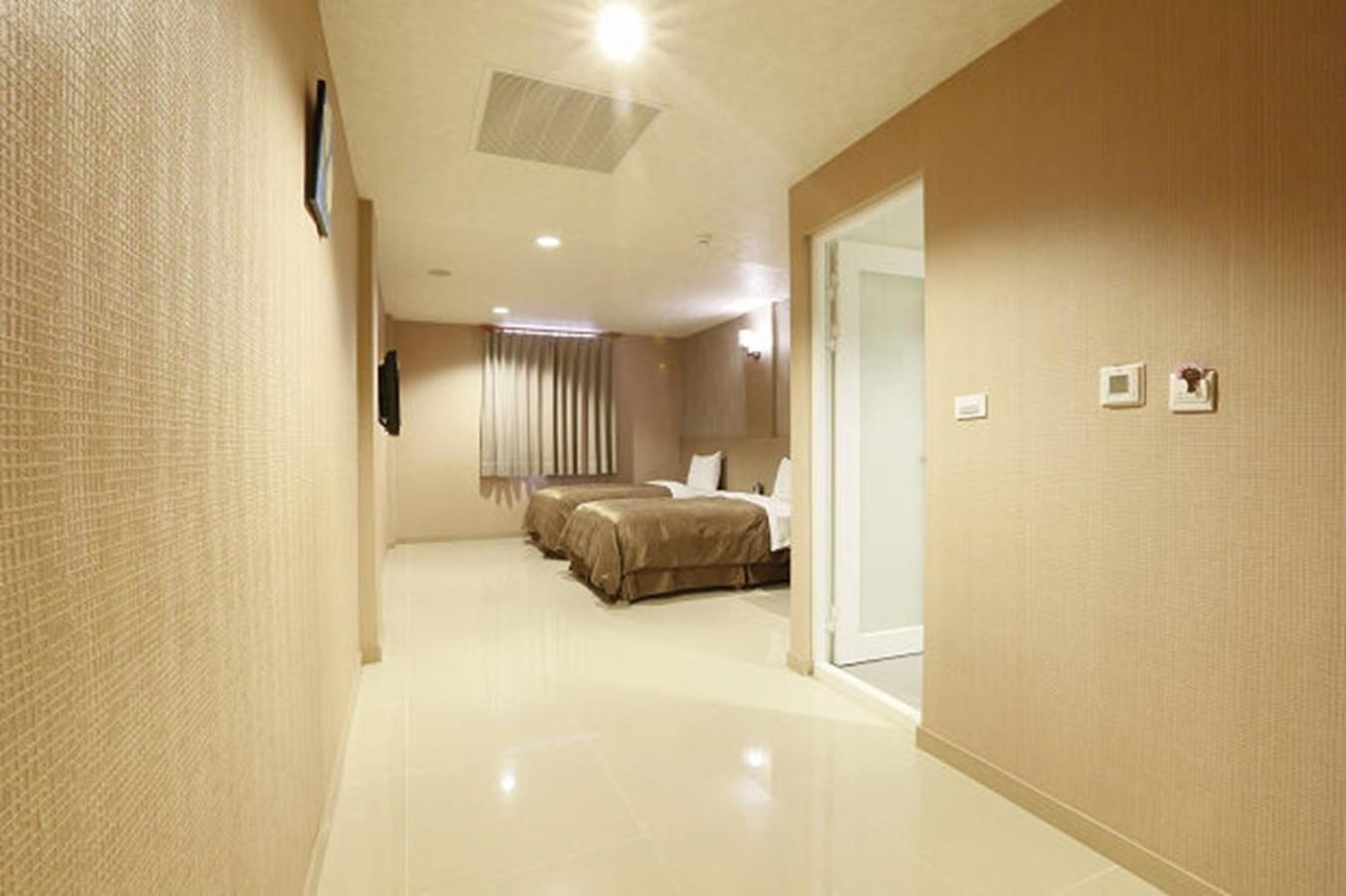 Hua Xiang Motel - Arena 高雄市 エクステリア 写真
