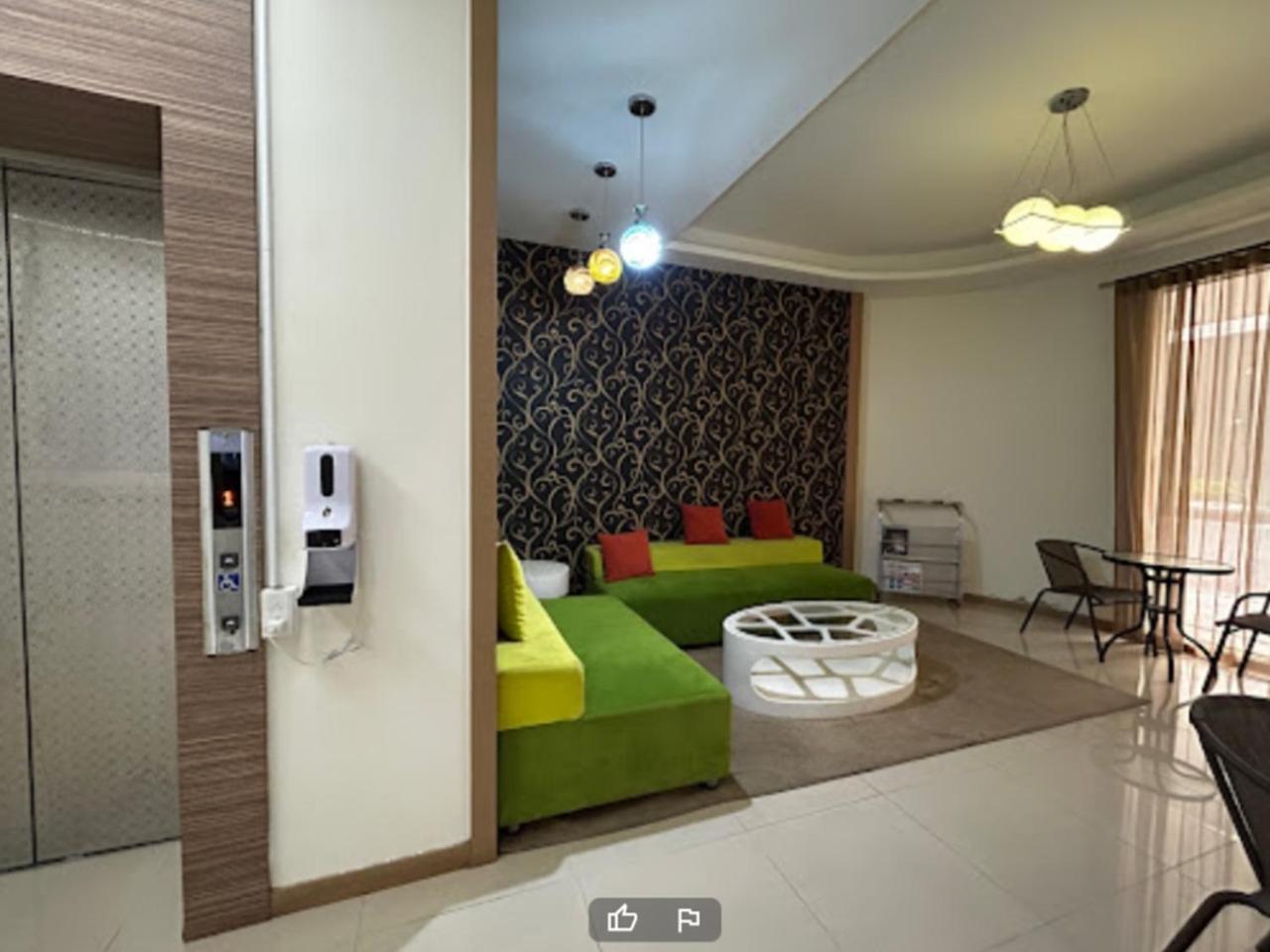 Hua Xiang Motel - Arena 高雄市 エクステリア 写真