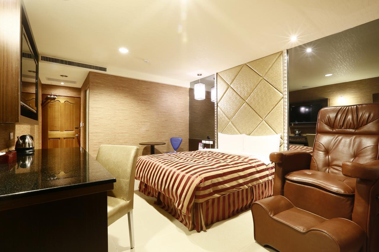 Hua Xiang Motel - Arena 高雄市 エクステリア 写真